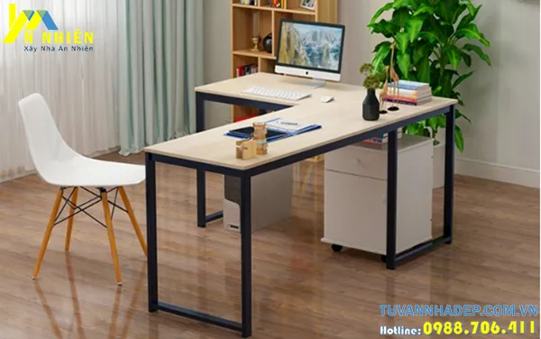 những thanh sắt nhỏ giúp gia cố và tạo nhiều không gian trống dưới gầm bàn để đồ