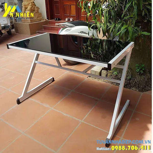 bàn mặt kính chữ Z kiểu dáng hiện đại