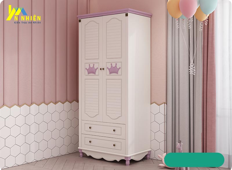 chiếc tủ đứng gọn gàng